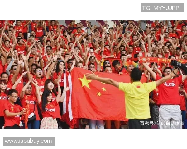 重庆足球新篇章球队更名引发球迷热议与期待