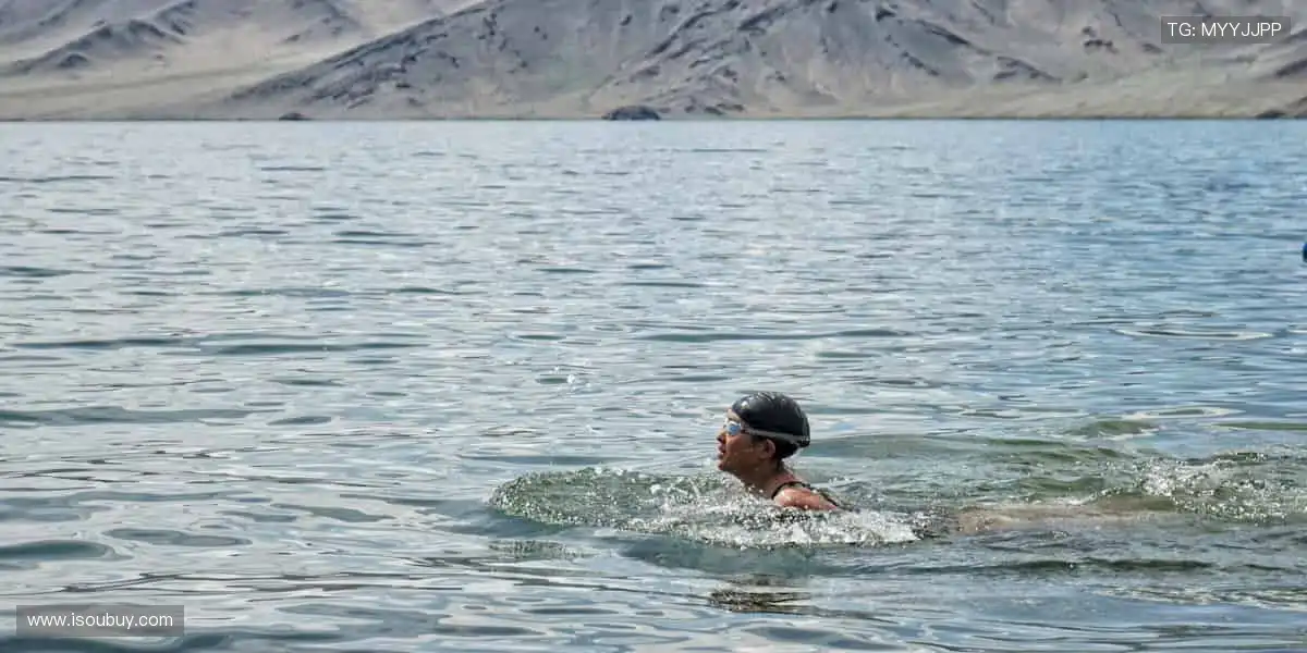 冠军同款，即刻拥有！🏅👕 体育周边，让你离偶像更近一步！